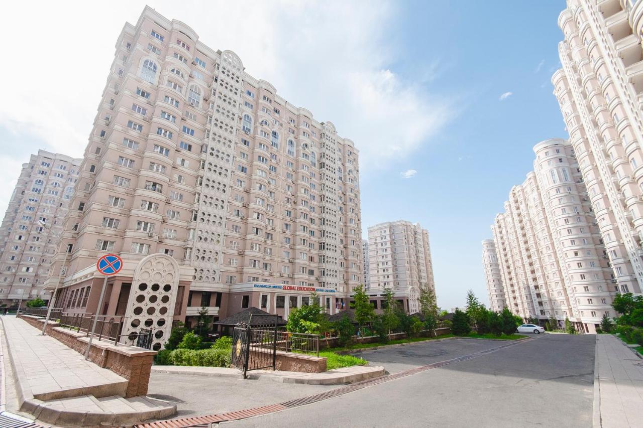 Razmestim В Жк Шахристан На 15 Этаже Almatý Exterior foto